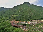 50 Vista sullo Zucco in alto e sul ponte della statale di Val Brembana